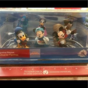 Disney Mickey’s Christmas Carol Figurine Playset